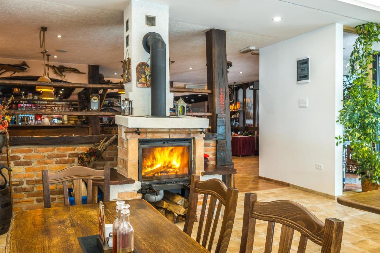Hotel Center Bohinjsko Jezero ภายนอก รูปภาพ