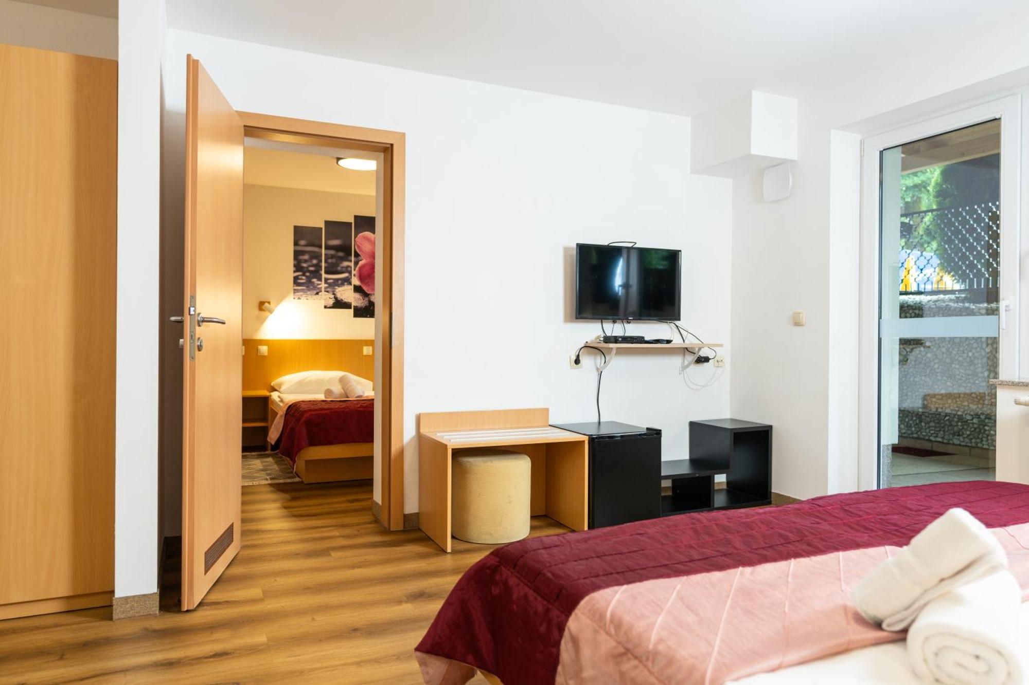 Hotel Center Bohinjsko Jezero ภายนอก รูปภาพ
