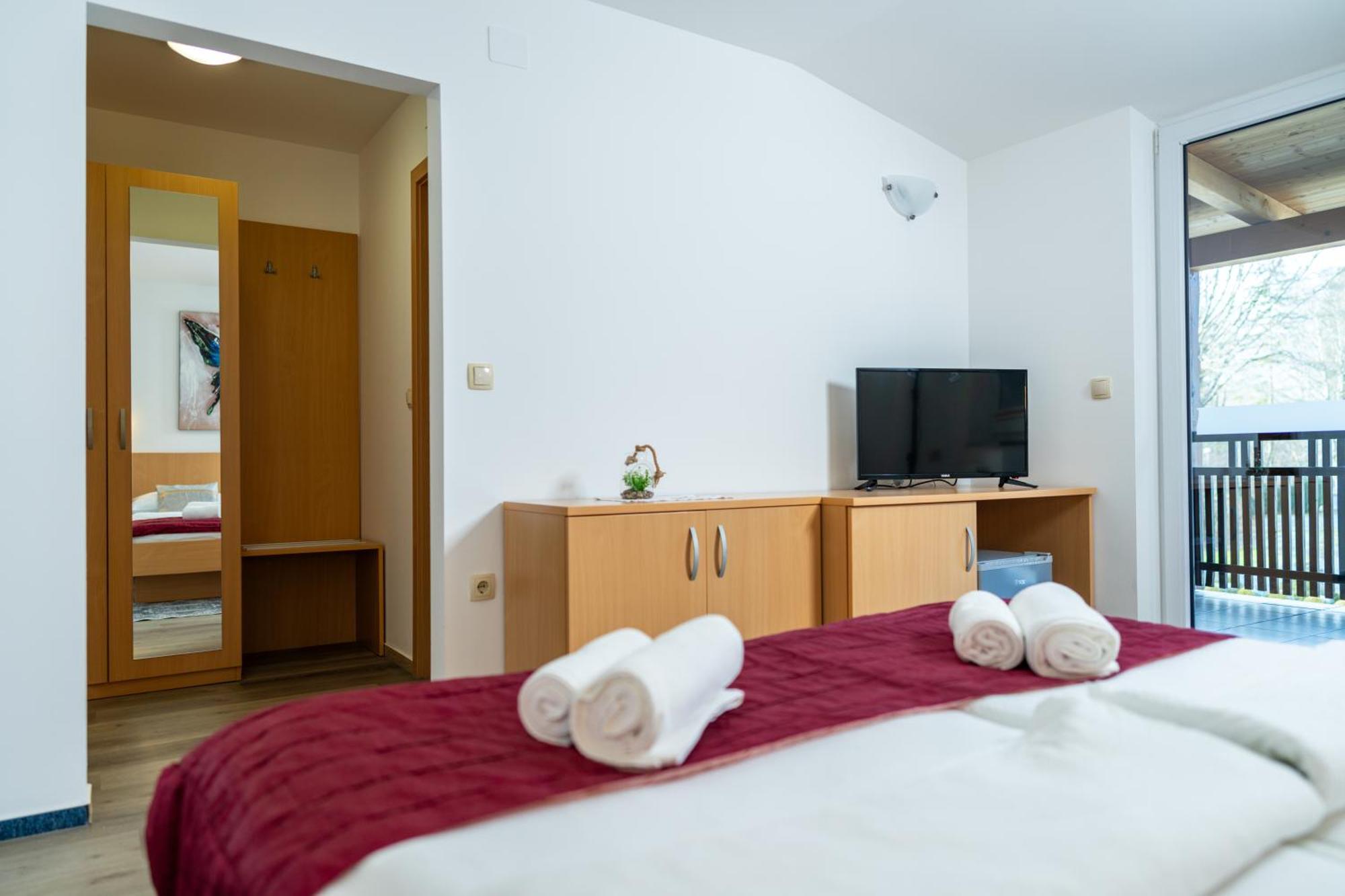 Hotel Center Bohinjsko Jezero ภายนอก รูปภาพ