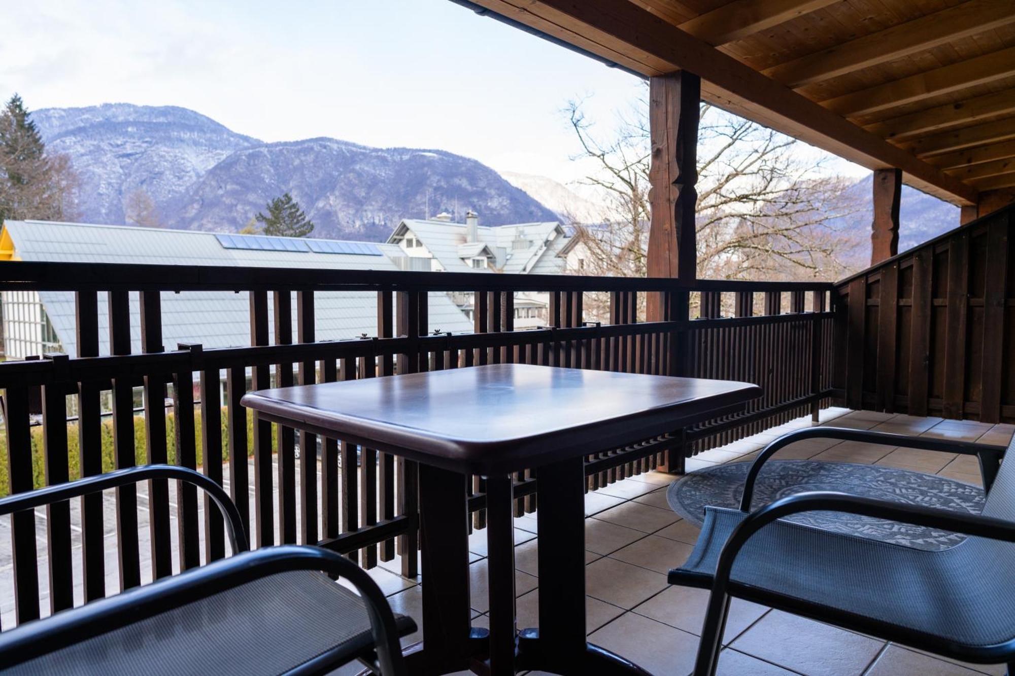 Hotel Center Bohinjsko Jezero ภายนอก รูปภาพ